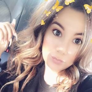 Meet your Posher, Alejandra